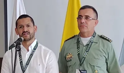 El ministro del Interior, Daniel Palacios, y el director de la Policía, Jorge Luis Vargas.