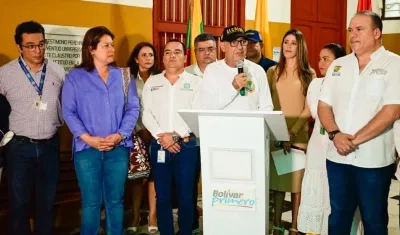 William Dau, alcalde de Cartagena, el domingo durante la apertura de las elecciones.