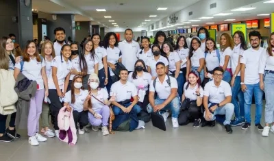 Estudiantes del programa de Licenciatura de Lenguas Extranjeras de la UA.