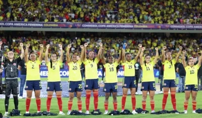 Jugadoras de Colombia protestan. 
