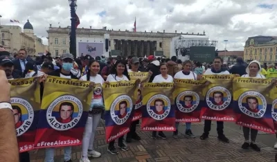 Integrantes del movimiento en la Plaza de Bolívar.