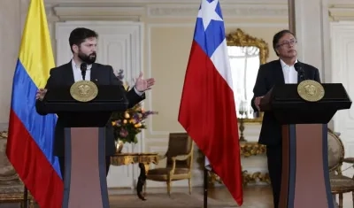 El Presidente de Colombia, Gustavo Petro, con su homólogo de Chile, Gabriel Boric, en conferencia de prensa este lunes.