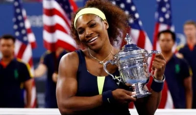 Serena Williams con el trofeo del US Open. 