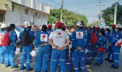 Voluntarios de la Cruz Roja Atlántico en una nota de archivo.