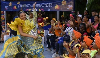 Tahiana Rentería y Diego Chelia en un homenaje a la herencia afro en la Casa del Carnaval.