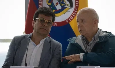 El alto comisionado Danilo Rueda y el jefe negociador Otty Patiño.