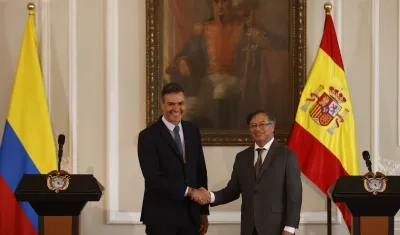 Presidente de Gobierno de España, Pedro Sánchez, junto al Presidente Gustavo Petro.