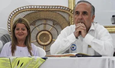 La Gobernadora del Atlántico, Elsa Noguera y el Ministro de Transporte, Guillermo Reyes.