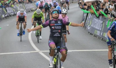 Ciclista colombiano Luis Carlos Chia, ganó tercera etapa de la vuelta Extremadura 2023