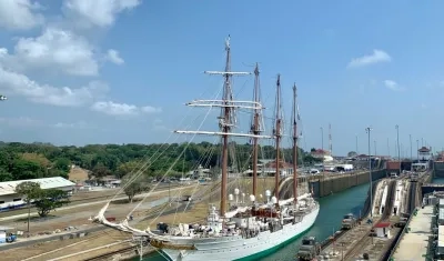 Buque escuela de la Armada española Juan Sebastián de Elcano