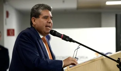 Contralor Carlos Rodríguez.