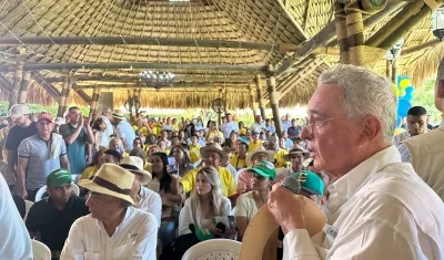 El expresidente Álvaro Uribe en un foro de regiones del Centro Democrático en Santa Fe de Antioquia