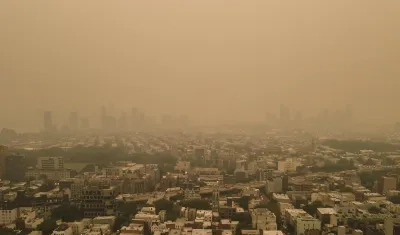 Condados de Brooklyn y Manhattan, en Nueva York, cubiertos por una densa capa de humo.