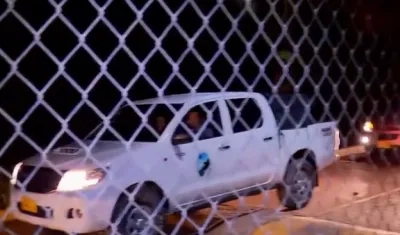 Varios vehículos ingresan al Puesto de Mando Unificado en San José del Guaviare