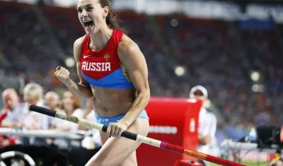 Yelena Isinbáyeva es doble campeona olímpica en el salto con pértiga. 