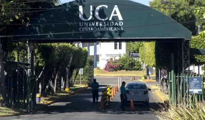 Entrada de la Universidad Centroamericana (UCA) en Managua.