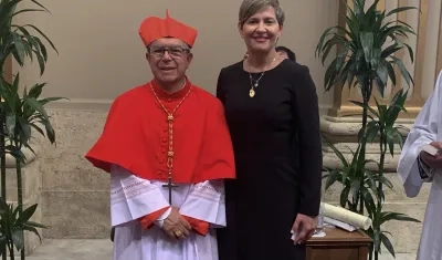 Arzobispo de Bogotá, Luis Rueda Aparicio y la primera dama, Verónica Alcocer.