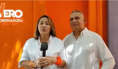  Verónica Patiño con su esposo Máximo Noriega.