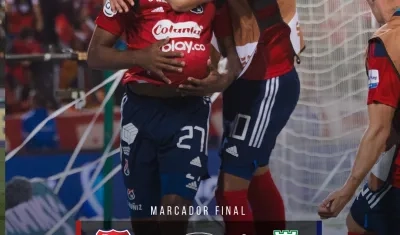 Brayan León celebra el segundo gol del Medellín ante Nacional. 