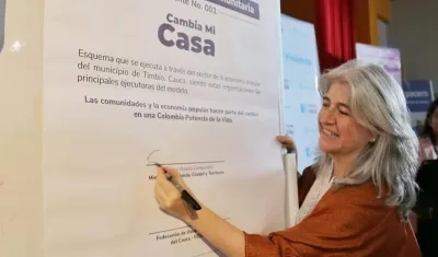 Catalina Velasco, Ministra de Vivienda