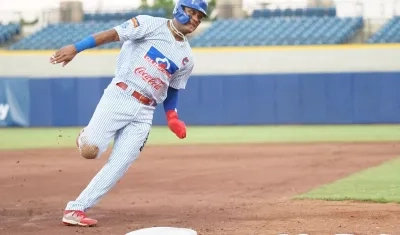 El dominicano Ricardo Céspedes anotó la primera carrera de Caimanes, en el primer inning. 