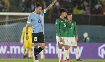 El delantero Darwin Núñez marcó el primero y el tercer gol de Uruguay. 