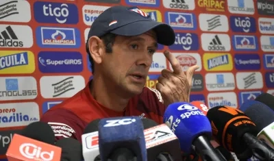 Arturo Reyes volvió como técnico del Junior tras la salida de Hernán Darío Gómez. 
