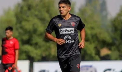 Nicolás Zalazar, defensa argentino que viene de jugar en el Ñublense de Chile.