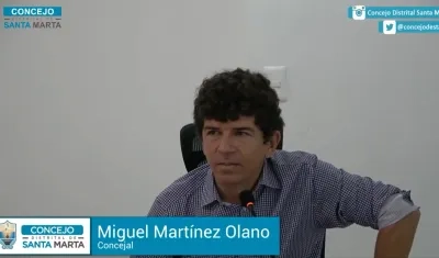 El concejal samario Miguel Martínez Olano, en la sesión del jueves