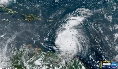 El huracán a su paso por las islas de las Antillas Menores. 